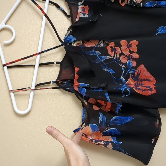 Large Lily White Floral Top Strappy Shirt Black Blue Flowers - Picture 3 of 16